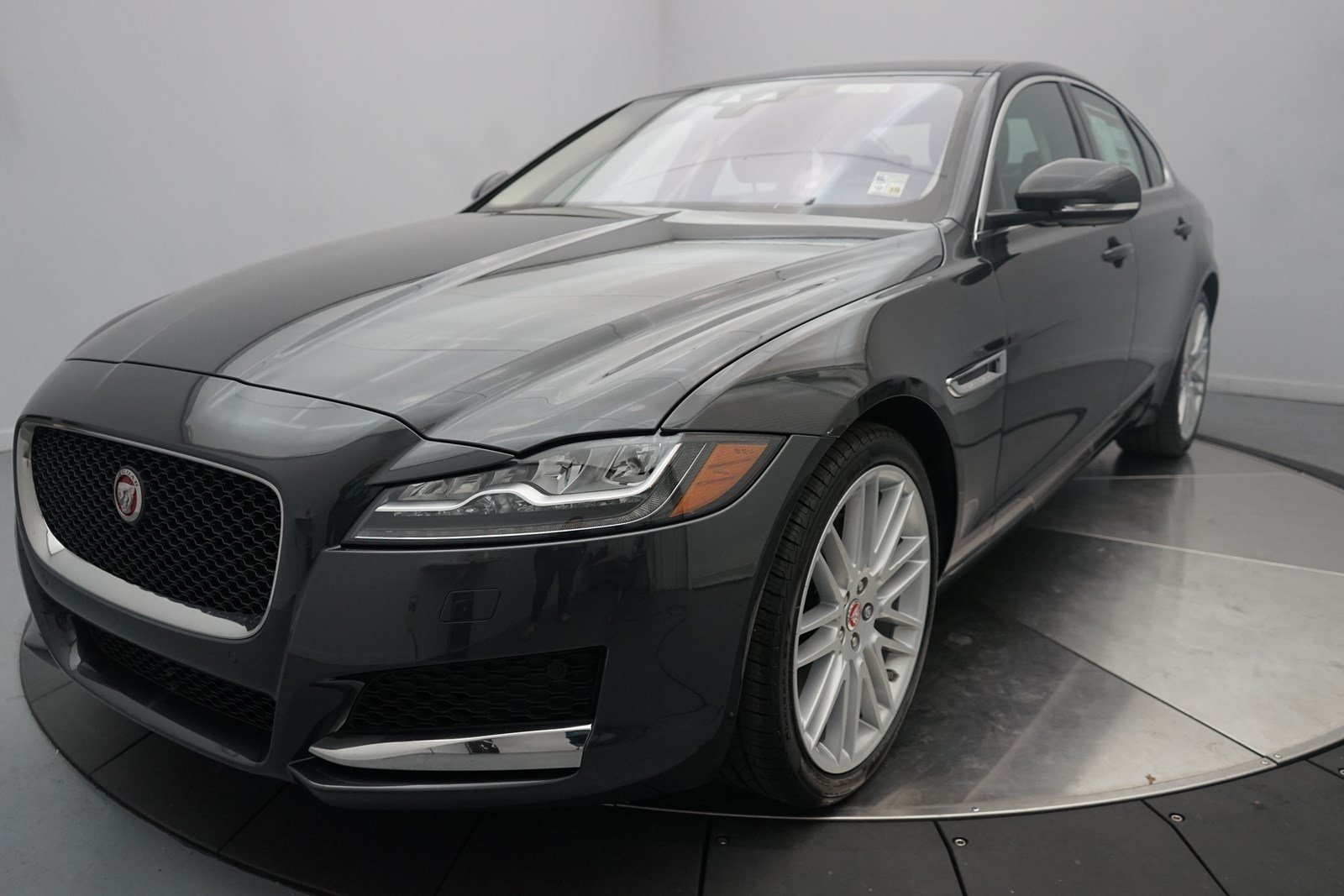 New 2018 Jaguar XF 35t Prestige 4 Door Sedan in Shreveport #50376